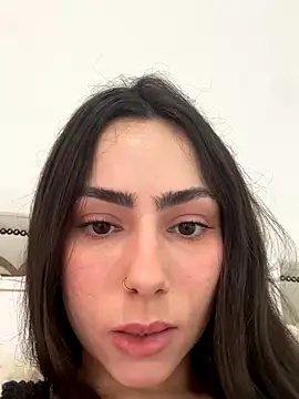 Baby Mia pires online show from 13, 10, 2025