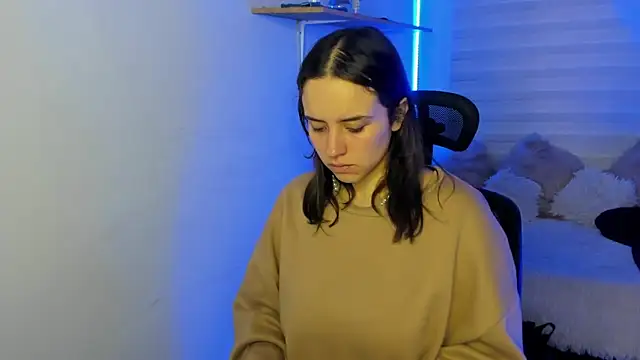 Snapshot of Emily_Lindey chatting on 2, 11, 2025 Emily Lindey online show from 2, 11, 2025