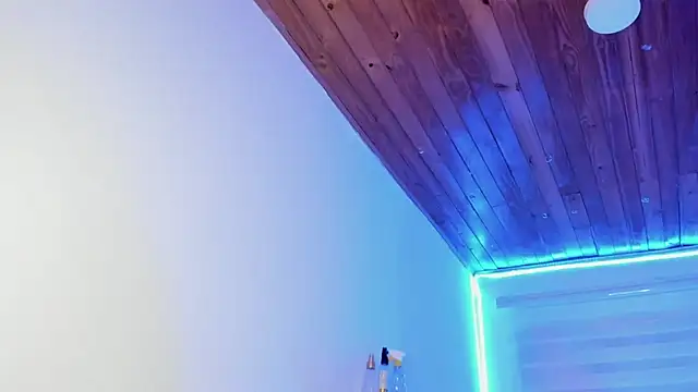 Snapshot of Emily_Lindey chatting on 4, 11, 2025 Emily Lindey online show from 4, 11, 2025