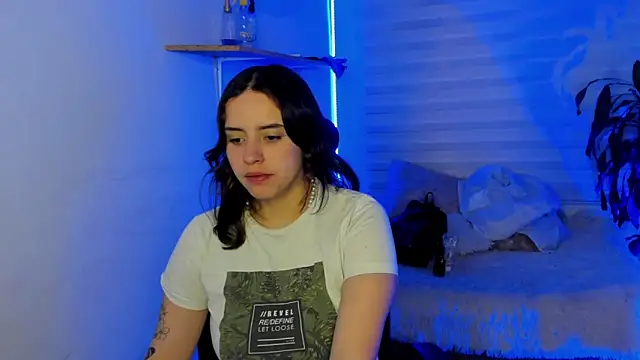 Snapshot of Emily_Lindey chatting on 8, 11, 2025 Emily Lindey online show from 8, 11, 2025