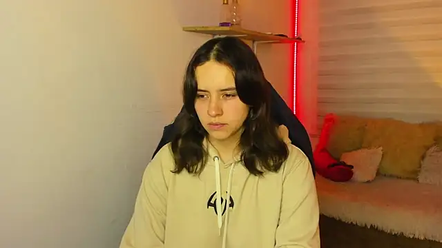 Snapshot of Emily_Lindey chatting on 9, 11, 2025 Emily Lindey online show from 9, 11, 2025