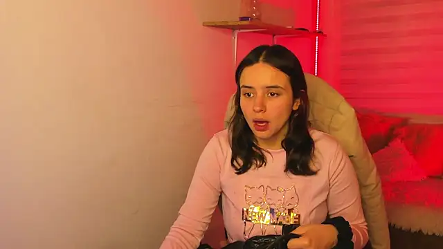 Snapshot of Emily_Lindey chatting on 10, 11, 2025 Emily Lindey online show from 10, 11, 2025