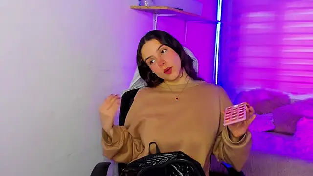 Snapshot of Emily_Lindey chatting on 25, 11, 2025 Emily Lindey online show from 25, 11, 2025