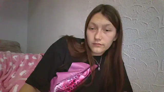 Snapshot of luna_tt chatting on 15, 12, 2025 luna tt online show from 15, 12, 2025