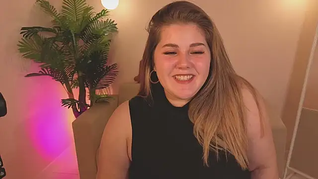 Scarlet Sinera online show from 14, 10, 2025