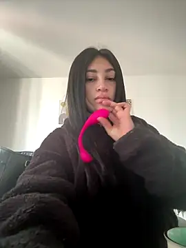 Snapshot of Cara-Hadley chatting on 3, 11, 2025 Cara-Hadley online show from 3, 11, 2025