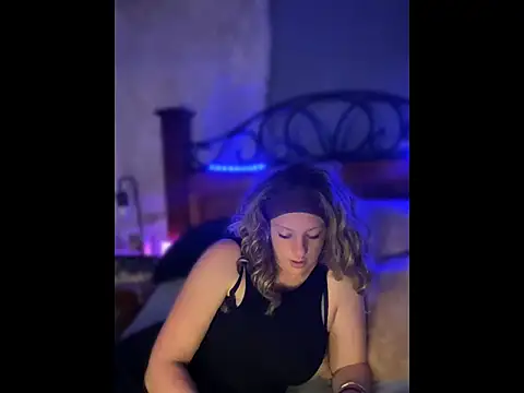 Snapshot of queenkelly1234 chatting on 8, 4, 2026 queenkelly1234 online show from 8, 4, 2026