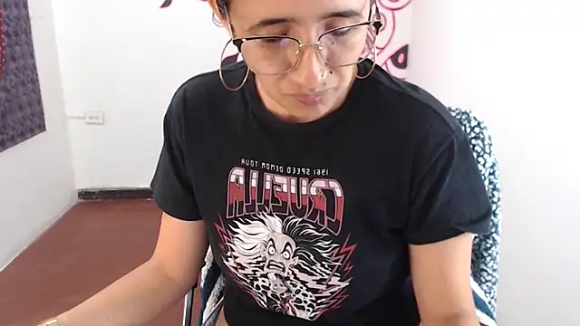 Lucyy Naugthy online show from 13, 3, 2026