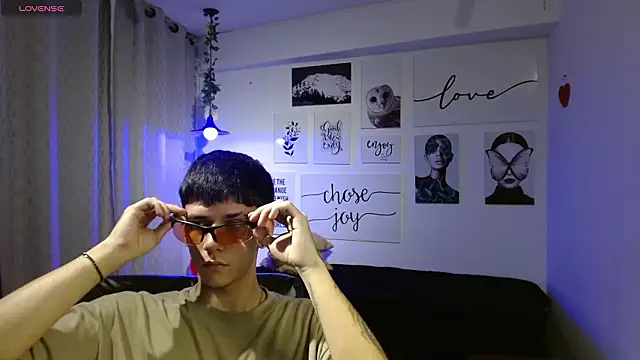 Snapshot of AmethystShadow17 chatting on 9, 3, 2026 AmethystShadow17 online show from 9, 3, 2026