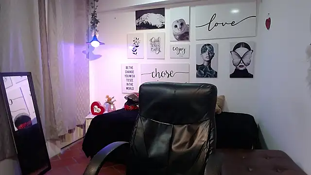 Snapshot of AmethystShadow17 chatting on 16, 3, 2026 AmethystShadow17 online show from 16, 3, 2026