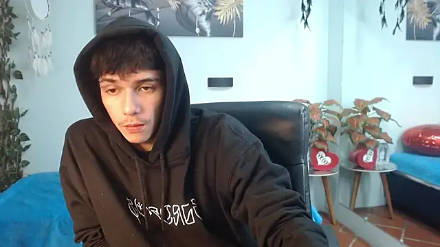 Snapshot of AmethystShadow17 chatting on 7, 4, 2026 AmethystShadow17 online show from 7, 4, 2026