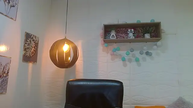 Snapshot of AmethystShadow17 chatting on 19, 4, 2026 AmethystShadow17 online show from 19, 4, 2026