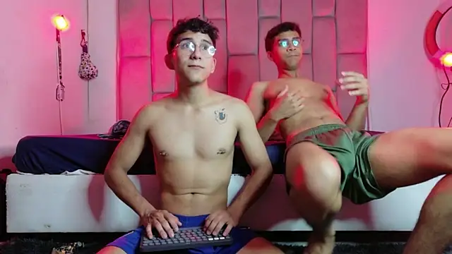 Snapshot of Desire4Duo chatting on 3, 3, 2026 Desire4Duo online show from 3, 3, 2026