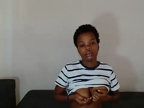 Snapshot of SexyLatoya05 chatting on 23, 10, 2025 SexyLatoya05 online show from 23, 10, 2025