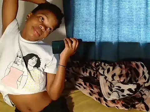 Snapshot of SexyLatoya05 chatting on 27, 10, 2025 SexyLatoya05 online show from 27, 10, 2025