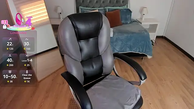 Snapshot of Cat__Moon__ chatting on 20, 4, 2026 Cat Moon online show from 20, 4, 2026