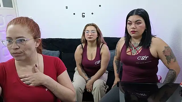 Snapshot of lesb_milf chatting on 29, 11, 2025 lesb milf online show from 29, 11, 2025