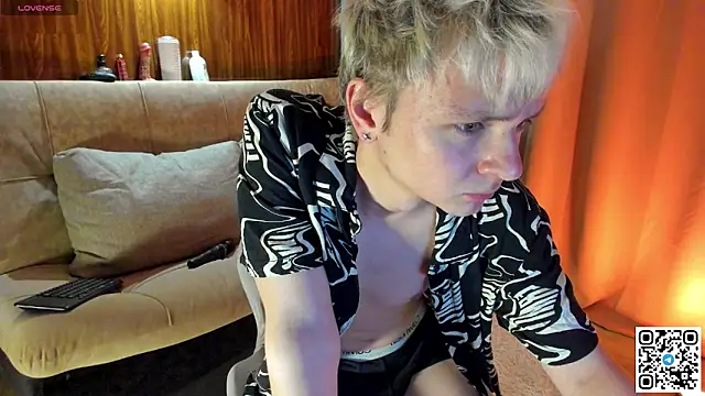 Snapshot of Logan_mett chatting on 2, 5, 2026 Logan mett online show from 2, 5, 2026