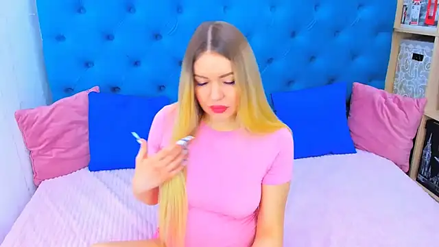 SpicyPreggo online show from 15, 12, 2025