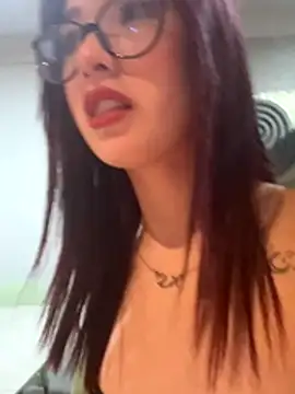 petite mariee online show from 19, 11, 2025