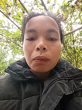 Snapshot of Nguyet2k4 chatting on 22, 10, 2025 Nguyet2k4 online show from 22, 10, 2025