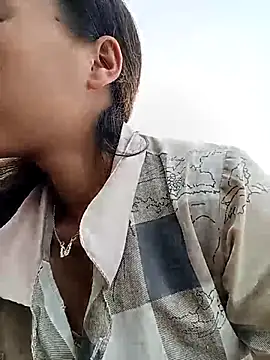 Snapshot of Nguyet2k4 chatting on 12, 11, 2025 Nguyet2k4 online show from 12, 11, 2025