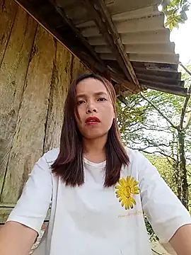 Snapshot of Nguyet2k4 chatting on 6, 4, 2026 Nguyet2k4 online show from 6, 4, 2026