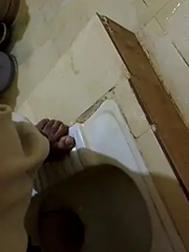 Snapshot of svk_05 chatting on 14, 11, 2025 svk 05 online show from 14, 11, 2025