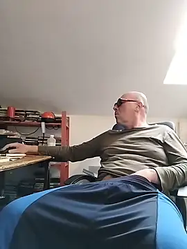 Snapshot of nicolaspgarnier chatting on 4, 4, 2026 nicolaspgarnier online show from 4, 4, 2026