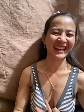 Snapshot of Miss-World00 chatting on 21, 11, 2025 Miss-World00 online show from 21, 11, 2025