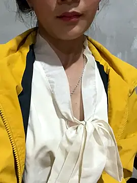 Snapshot of Miss-World00 chatting on 28, 11, 2025 Miss-World00 online show from 28, 11, 2025