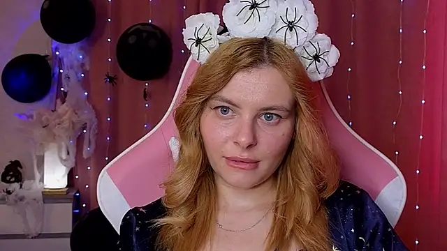 Snapshot of newday-off chatting on 24, 10, 2025 newday-off online show from 24, 10, 2025