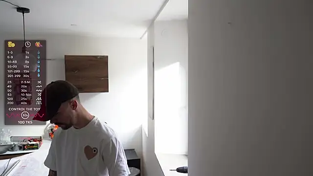 monsieurguitsxxx online show from 12, 2, 2026