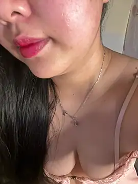 Snapshot of Aimee_milk chatting on 6, 4, 2026 Aimee milk online show from 6, 4, 2026