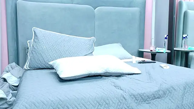 NaughtyHally  online show from 24, 10, 2025