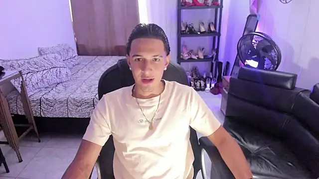 Hayden Boy  online show from 8, 11, 2025