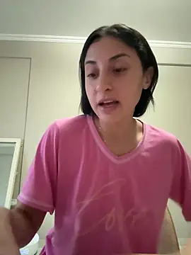 Snapshot of itsmiasofia chatting on 1, 6, 2026 itsmiasofia online show from 1, 6, 2026