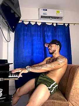 Kylian Alessandro online show from 23, 11, 2025