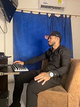 Kylian Alessandro online show from 25, 11, 2025