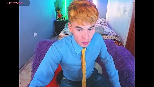 Snapshot of Latin_boysxxxx chatting on 8, 3, 2026 Latin boysxxxx online show from 8, 3, 2026