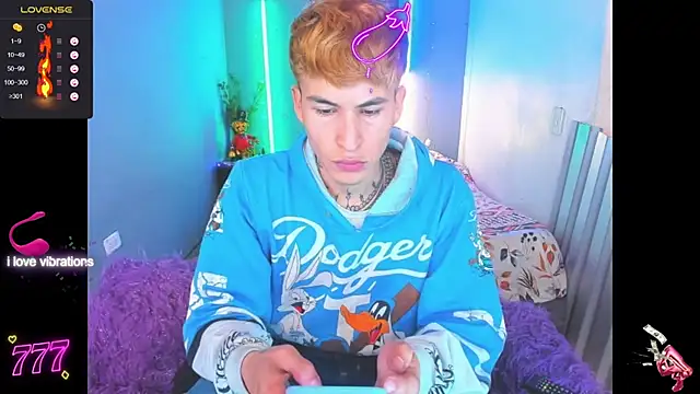 Snapshot of Latin_boysxxxx chatting on 22, 3, 2026 Latin boysxxxx online show from 22, 3, 2026
