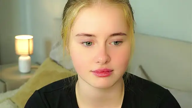 MoriahBorella online show from 21, 10, 2025