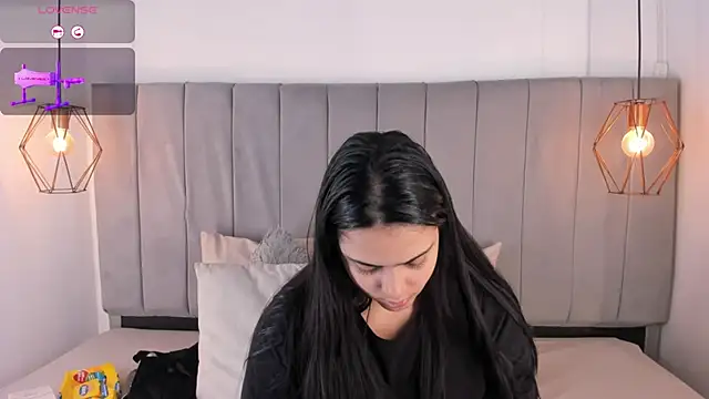 Pamela occoner  online show from 15, 12, 2025