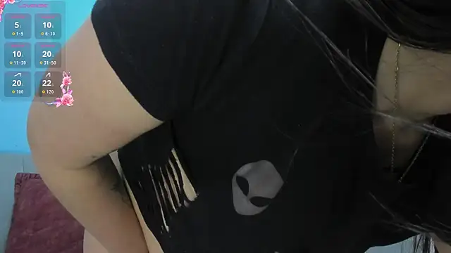 JuliethCruz  online show from 31, 3, 2026