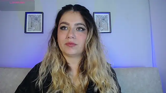 Snapshot of Sweet_Bella_Valery chatting on 9, 3, 2026 Sweet Bella Valery online show from 9, 3, 2026