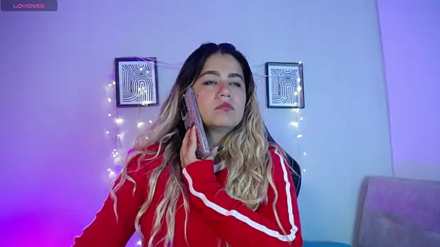 Snapshot of Sweet_Bella_Valery chatting on 31, 3, 2026 Sweet Bella Valery online show from 31, 3, 2026