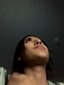 Snapshot of santosz83 chatting on 9, 11, 2025 santosz83 online show from 9, 11, 2025