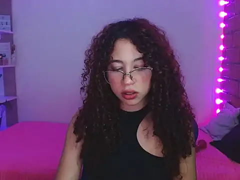 Snapshot of Medussa3033 chatting on 23, 12, 2025 Medussa3033 online show from 23, 12, 2025