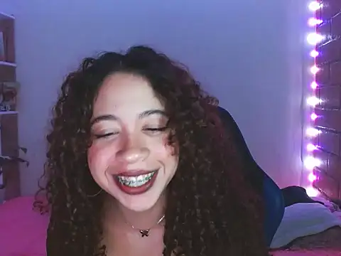 Snapshot of Medussa3033 chatting on 2, 3, 2026 Medussa3033 online show from 2, 3, 2026