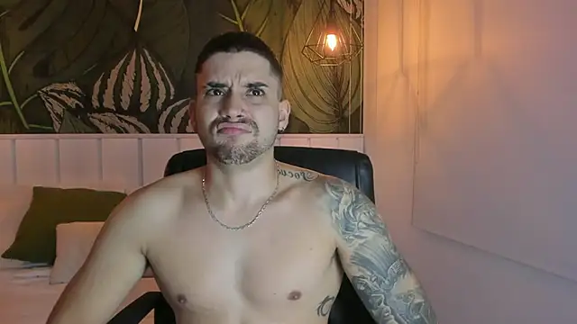 Snapshot of Mike_montoya01 chatting on 20, 11, 2025 Mike montoya01 online show from 20, 11, 2025